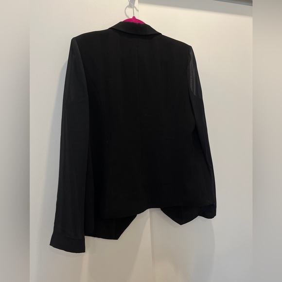 2 for 30
Halogen blazer size L color black - Picture 9 of 11